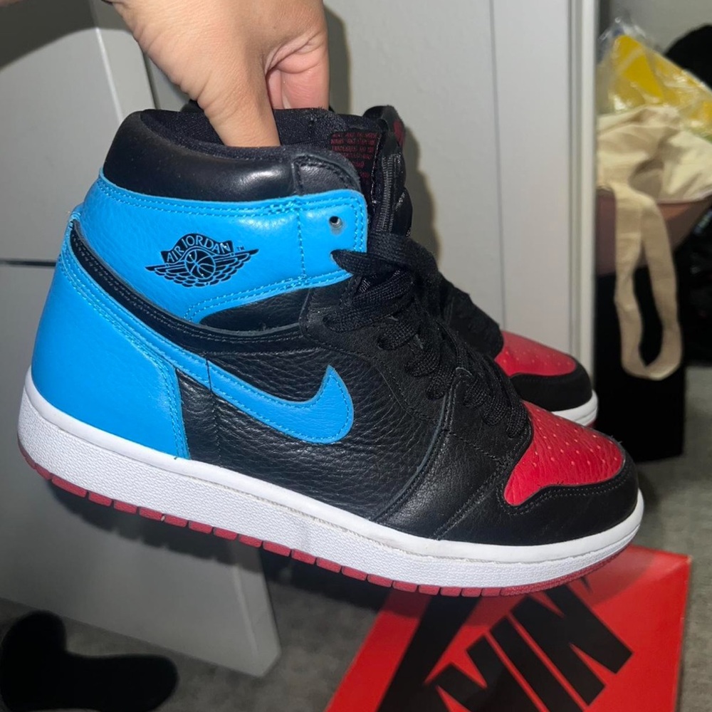 Jordan 1 Retro High
NC to Chi - Picture 3 of 6